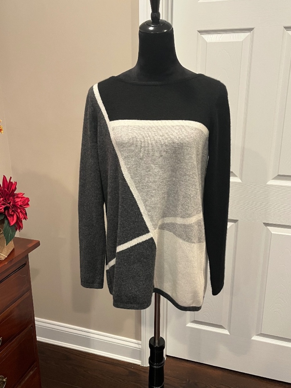 Charter Club Luxury 100% Cashmere Colorblock Crewneck Sweater M (FLAW)